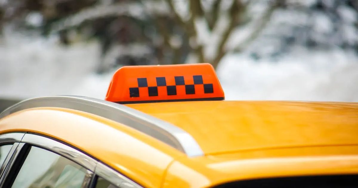Новые правила для самозанятых таксистов вступили в силу с июля